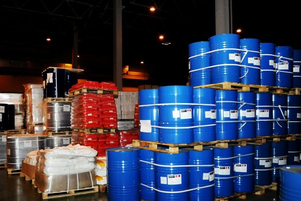 Castor oil and its fractions in export packing